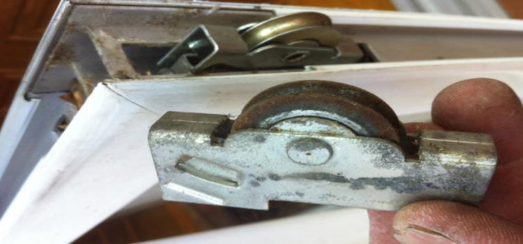 screen door roller repair in National City
